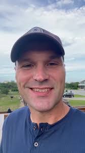 Douglas Guzman's Instagram, Twitter & Facebook