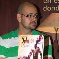 El guardián invisible (Novela gráfica) : Redondo Meira, María Dolores, Sala  Perelló, Ernest: Amazon.com.tr: Kitap