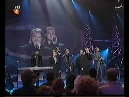 Celine Dion Show Must Go On Mp3 Download Free Bee Gees And Boyzone Words Bee Gees Gees Bee