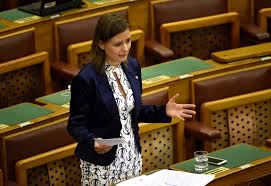 Duro dora vs isis migrant. Jobbik Lawmaker Dora Duro Others Leaves Party After Laszlo Toroczkai S Expulsion Hungary Today