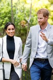 Meghan markle was an actress on the hit legal drama suits before becoming the duchess of sussex when she married prince harry in 2018. Meghan Markle Zeigt Sich Ratsel Um Geheimnisvollen Plastikbeutel Gelost Gala De