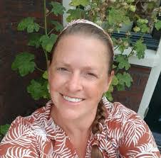 Cami Lee's Instagram, Twitter & Facebook