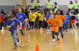 Exciting gym and outdoor games for physical education classes, youth groups, camps and clubs. Hula Hoop Games Hoop Games Youth Games