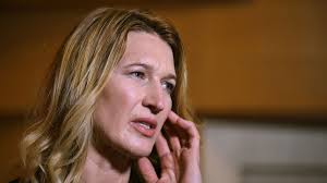 Im alter von nur 49 jahren starb die wimbledonsiegerin von 1998 am sonntag in ihrer tschechischen heimat nach einer schweren krebserkrankung. Steffi Graf Seite 3 Intouch