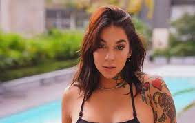 Luciana Milessi encendió Instagram con un body animal print con escote  infinito y espalda descubierta | CON TACTO URBANO