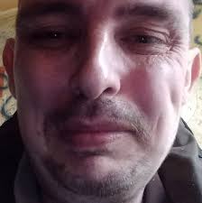 Does Kryptonite glow near Superman?