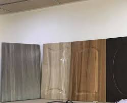 الوان ابواب خشب رمادي غامق