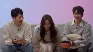 Smile is a song based on an instrumental theme used in the soundtrack for charlie chaplin's 1936 movie modern times. Cheat Sheet 15 Facts About Actor Song Kang 2021 Update