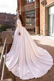 See more ideas about dresses, wedding gowns, wedding dresses. When To Buy Wedding Dress To Get The Best Shopping Experience Tina Valerdi