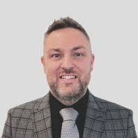 Christopher Savell's Instagram, Twitter & Facebook