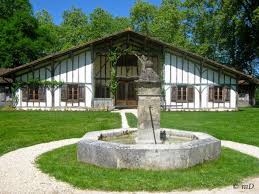 Ferme Landaise Typique Md Maison Landaise Landes Architecture