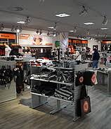Greif jetzt zu und kaufe jetzt ganz bequem online trikots, schals, u.v.m. Eintracht Frankfurt Fanshop Einkaufen Tipp Rheinmain4family
