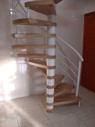 Escada Caracol Ferro E Madeira Em 2020 Escadas Caracol Ideias Para Escadaria Escadas