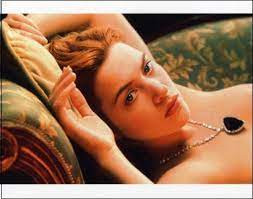 服に個性があるのではなく、着る人に個性がある。 そうユニクロは信じています。 私たちの服は、作り手ではなく、 着る人の価値観から作られる服です。 さあ、新しい発想の服の世界へ。 ã‚¿ã‚¤ã‚¿ãƒ‹ãƒƒã‚¯ ãƒ­ãƒ¼ã‚ºã®ãƒ¢ãƒ‡ãƒ«ã¨ãã®å¾Œ Ciatr ã‚·ã‚¢ã‚¿ãƒ¼