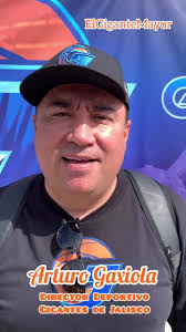 Arturo Gaxiola's Instagram, Twitter & Facebook