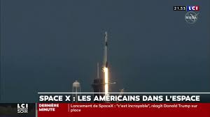 Learn more about this milestone launch. Decollage Historique D Une Fusee Spacex Avec Deux Astronautes