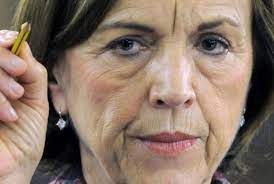 L'articolo 24, comma 10, del decreto legge numero 201 del 2011 (riforma fornero), ha stabilito che l'accesso alla pensione anticipata, a decorrere dal 1° gennaio 2012, è consentito esclusivamente se risulta maturata un'anzianità contributiva pari, attualmente, a 42 anni e 10 mesi per gli uomini e 41 anni e 10 mesi per le donne. Fornero Vi Spiego Cosa Penso Della Riforma Della Mia Legge Tiscali Notizie