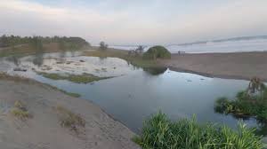 Untuk yang hobi mancing ikan, tentu saja laguna lembupurwo sangatlah tepat untuk tempat memancing, karena merupakan daerah muara atau pertemuan antara sungai dengan laut, sehingga memungkinkan terdapat banyak ikan.sebagai wahana wisata pantai di kawasan timur kebumen, para pihak yang bertanggungjawab langsung terhadap obyek wisata pantai lembupurwo ini terus memperbaiki fasilitas yang ada. Jenazah Dua Orangtua Citra Kharisma Ditemukan Di Pantai Laguna Ini Kesaksian Nelayan Banjarmasin Post