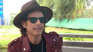 Candelaria tinelli y coti sorokin dieron un paso más en su noviazgo y se fueron de vacaciones junto a dos de los hijos mellizos del cantante. Tomando Mate Con Coti Las Letras De Los Traperos Argentinos No Me Convencen Eldoce Tv