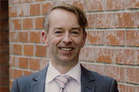 And now I have the pleasure of introducing myself!