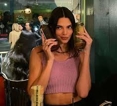 Kendall nicole jenner was born on november 3, 1995, in los angeles, california to kris and olympic champion bruce jenner. Why Has Kendall Jenner Turned Off Her Instagram Comments