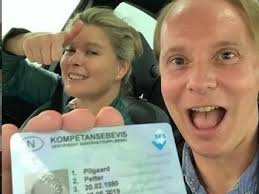 Petter pilgaard (40) har drømt om å kjøre gravemaskin siden han var liten gutt. Petter Pilgaard Har Tatt Maskinforerbeviset