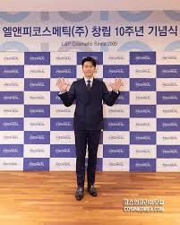She and hyun bin have said nothing of the sort, but they. Love Is Destiny S Tweet Apr 22 2019 Hyun Bin Son Ye Jin Attended L P Cosmetics 10th Anniversary Their First Official Event After They Were Grocery Spotted In La