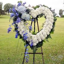 Foto rancho palos verdes flowers, rancho palos verdes, los angeles county, california, united states. Greenhillsflorist Com Blue Horizon Heart Designed By Green Hills Florist Rancho Palos Funeral Flower Arrangements Funeral Floral Arrangements Funeral Floral