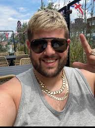 Ibiza boss 2022 the original ! ( it's a viral trend I keep getting tagged  ). I've never even been to Ibiza !