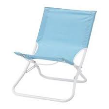 Meubles Deco Et Luminaires Pour Votre Maison Beach Chairs Beach House Furniture Pink Chair