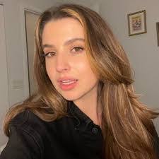 Madeline Schultz's Instagram, Twitter & Facebook