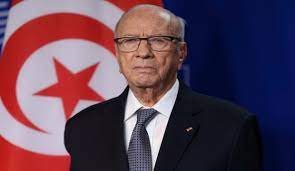 Tunus cumhurbaşkanı kays said'in ülkenin içinden geçtiği siyasi, ekonomik, sağlık krizleri ve sokaktaki protestoları da gerekçe göstererek, başbakanı azlettiğini, meclisin. Tunus Cumhurbaskani Sibsi Yeniden Hastaneye Kaldirildi Dunya Haberleri