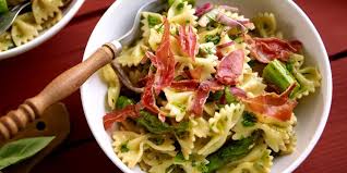 Farfalle Aux Asperges Vertes Et Chips De Jambon En 2020 Asperge Verte Alimentation Chips