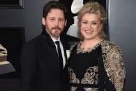 Kelly Clarkson's $50M net worth slumps as she's ordered to ...