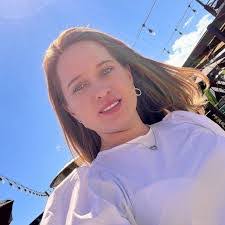 Barbara Schoenfeld's Instagram, Twitter & Facebook