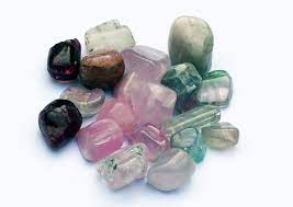 Half edelstenen zijn nooit exact gelijk van kleur en maat. Edelstenen En Mineralen Roze Edelstenen Edelsteenwinkel Karbonkel Zeist