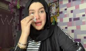 وظهرت بدون مكياج على حسابها الرسمي على موقع Ù…Ø§ Ù„Ø§ØªØ¹Ø±ÙÙ‡ Ø¹Ù† Ø­Ù†ÙŠÙ† Ø­Ø³Ø§Ù… Ø¨Ø¹Ø¯ Ø®Ù„Ø¹Ù‡Ø§ Ø§Ù„Ø­Ø¬Ø§Ø¨ Ù…Ø¬Ù„Ø© Ø§Ù„Ø¬Ù…ÙŠÙ„Ø©