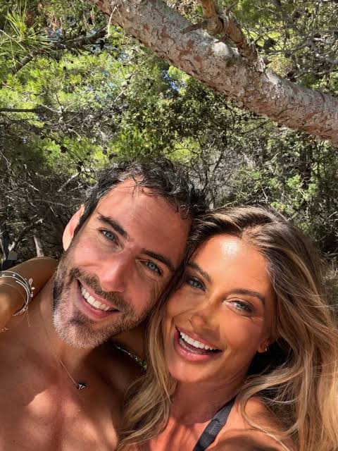 Riconoscersi è stato un dono”: Maddalena Corvaglia condivide tenere foto  con il giornalista Matteo Gracis: è nato un amore? Guarda - Gossip.it |  News sul Gossip e VIP