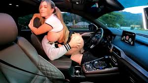 follan dentro de un carro en via publica de medellin - XNXX.COM