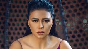 هي ابنة لأب كان يعمل ضابطا، وأم كانت تعمل مضيفة جوية. Ø²Ù‡Ø±Ø© Ø§Ù„Ø®Ù„ÙŠØ¬ Ø±Ø§Ù†ÙŠØ§ ÙŠÙˆØ³Ù Ù†Ø§Ø¯Ù…Ø© Ø¹Ù„Ù‰ Ø²ÙŠØ¬Øª ÙŠ Ù‡Ø§ Ø§Ù„Ø«Ø§Ù†ÙŠØ© ÙˆØ§Ù„Ø«Ø§Ù„Ø«Ø© ÙˆØªÙƒØ±Ù‡ Ù‡Ø°Ù‡ Ø§Ù„ØµÙØ§Øª ÙÙŠ Ø§Ù„Ø±Ø¬Ù„