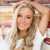 Allie Shaw's Instagram, Twitter & Facebook