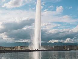 Geneva jet d'eauone of the largest (biggest) fountains in the world.visible from the city and from the air (even from an altitude of 10 km). Guided Visit Of The Jet D Eau