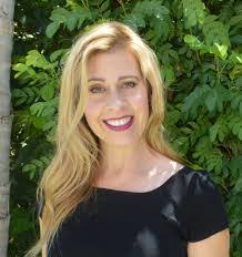 Lisa Meisner's Instagram, Twitter & Facebook