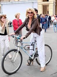 Di questo è certa simona tagli che ospite di oggi è un altro giorno nel pomeriggio potrebbe tornare simona tagli: Simona Tagli Candidata Anti Bici Su Due Ruote Per Difendere I Diritti Del Traffico La Repubblica