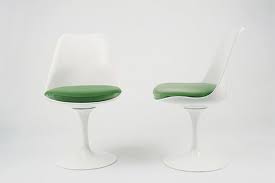 La chaise tulipe dans sa version pivotante, une icône du 20ème siècle. Saarinen Tulip Chair By Knoll Stylepark