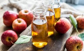 Ambil bola kapas, lalu tuangkan cuka apel secukupnya ke bola kapas. 8 Cara Menghilangkan Kutu Kucing Mati Hingga Telurnya