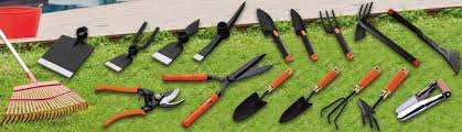 Seguro que algunas, pero no te culpo, es que la verdad que son muchísima las herramientas para trabajar el jardín y no siempre memorizamos sus nombres. Herramientas De Jardineria Y Agricolas De Todo Tipo Bricolemar