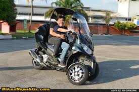 Motor roda tiga tertutup pastinya sangat cocok pada cuaca panas maupun hujan seperti saat ini. Adiva Ad3 400