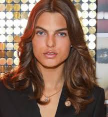 Elizabeth's main source of income is her contribution to the entertainment industry for a longer period. Damian Hurley Bio Net Worth Gender Gay Dating Girlfriend Wiki Age Height Facts Parents