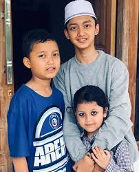 Ia meninggal pada 24 september 2018 pada usia 58 tahun. Information Juli 2018